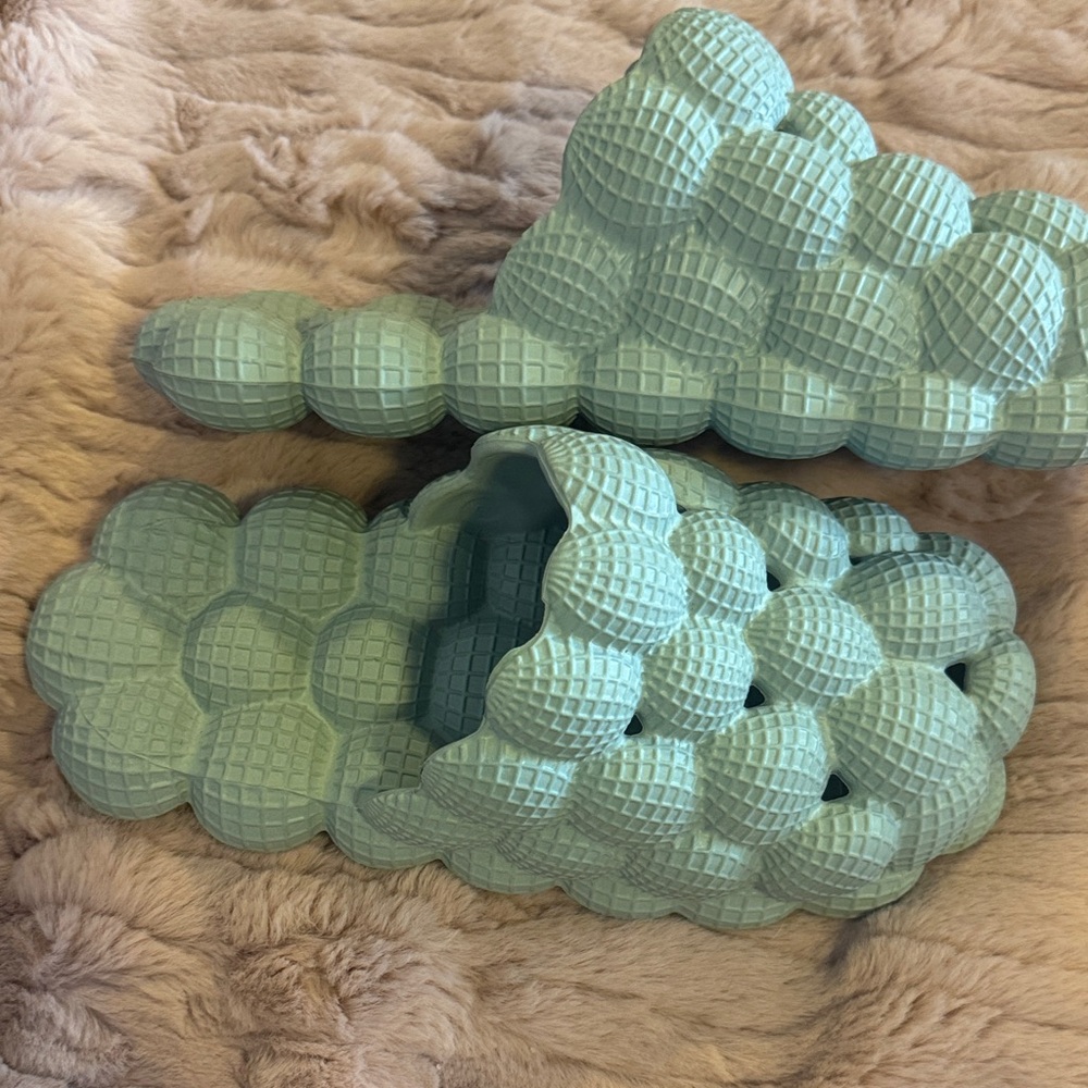 Textured Green Slide Sandals - Picture 2 of 3